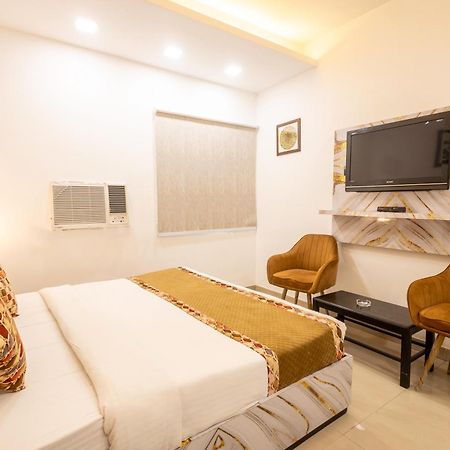 Hotel Cosmo Near Blk Hospital Karol Bagh Delhi  Bagian luar foto