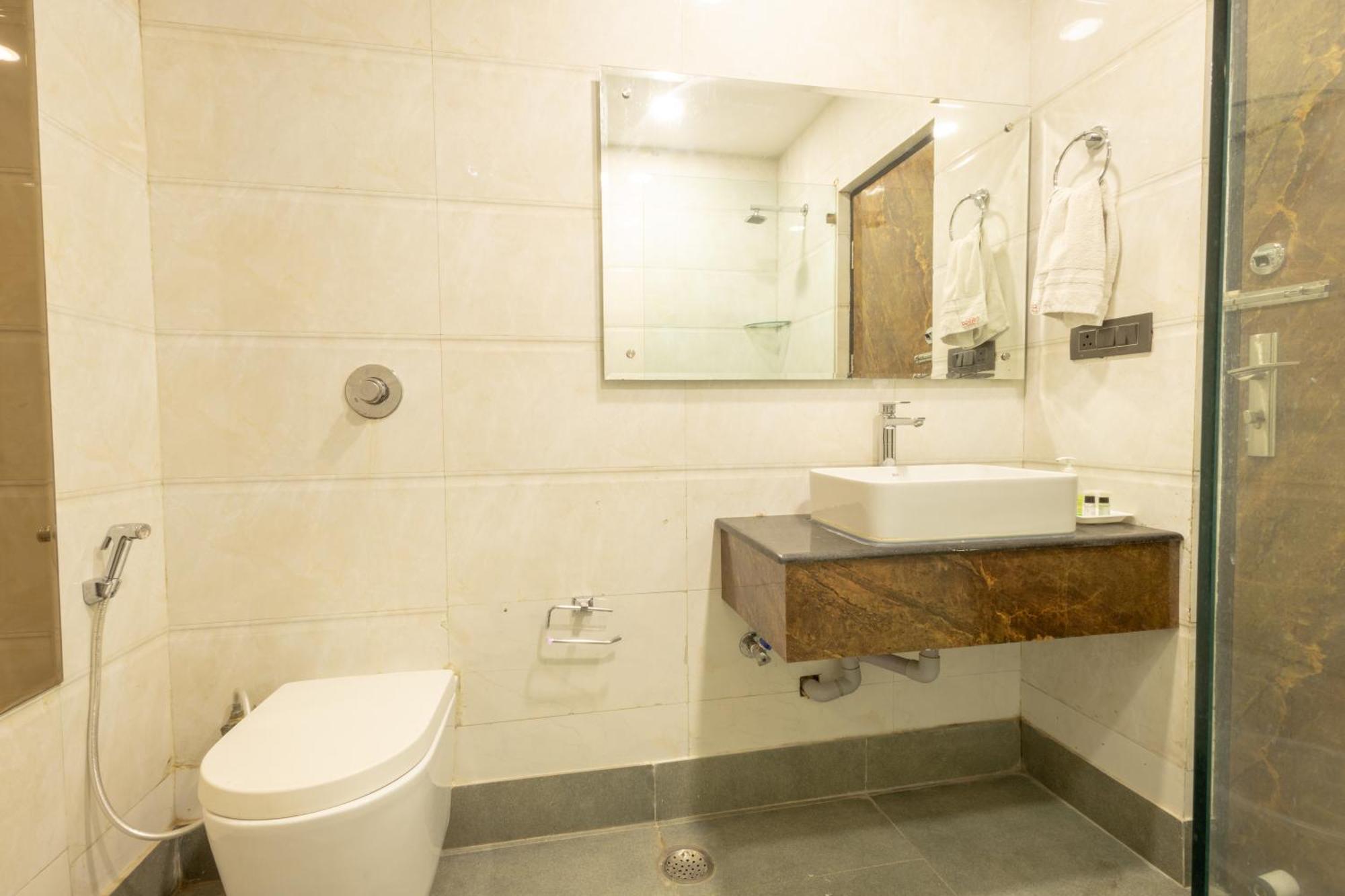 Hotel Cosmo Near Blk Hospital Karol Bagh Delhi  Bagian luar foto