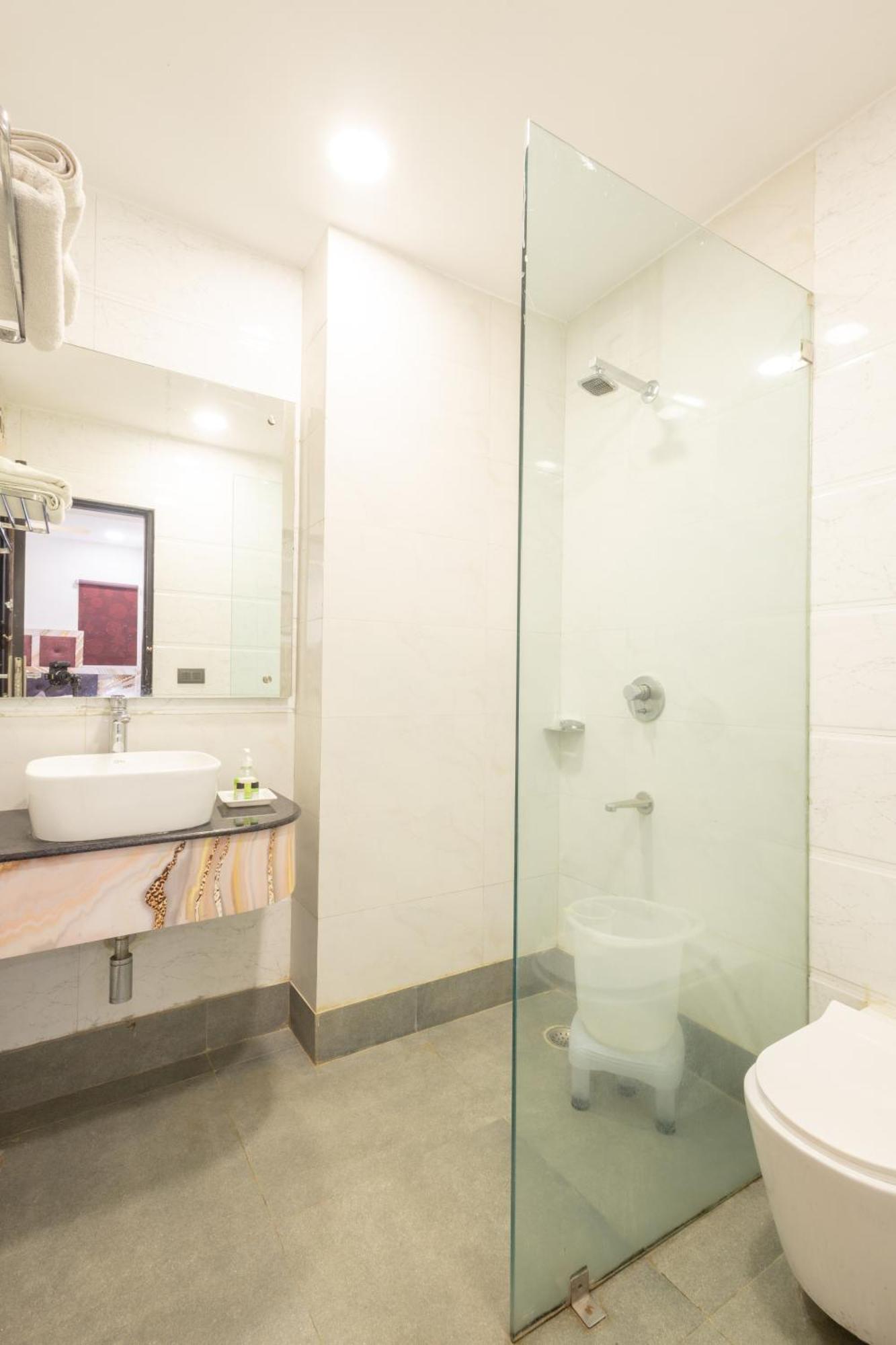 Hotel Cosmo Near Blk Hospital Karol Bagh Delhi  Bagian luar foto
