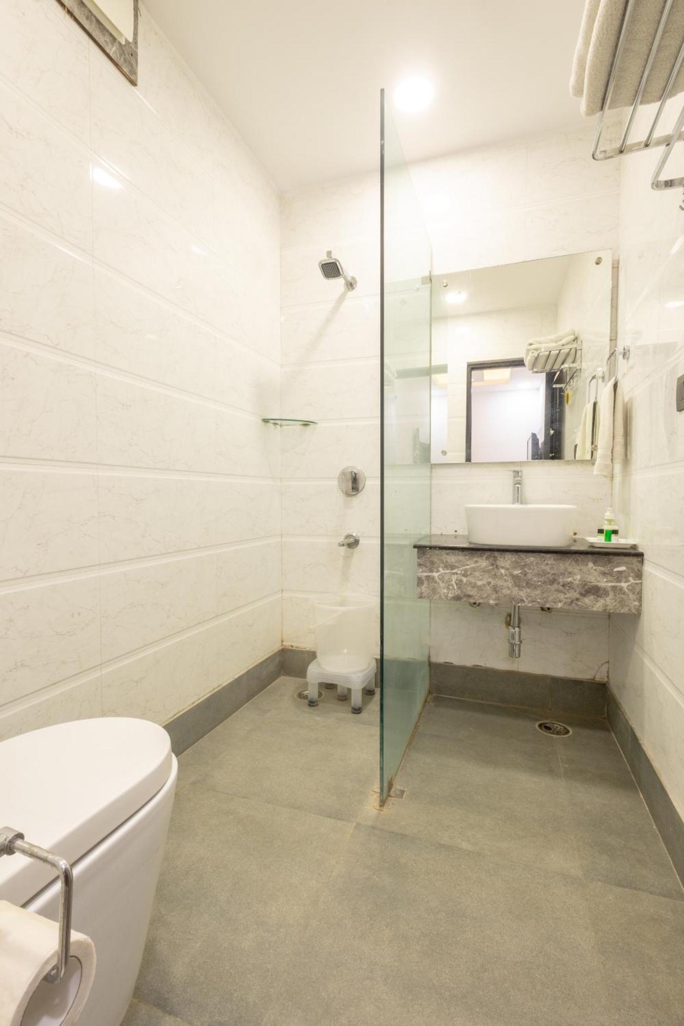 Hotel Cosmo Near Blk Hospital Karol Bagh Delhi  Bagian luar foto