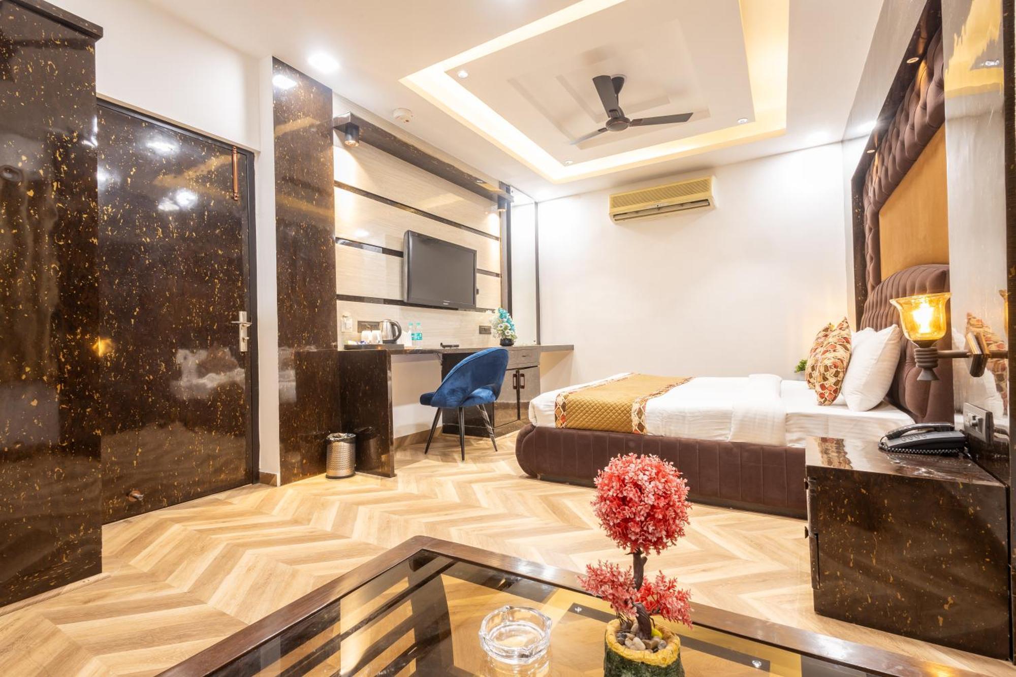 Hotel Cosmo Near Blk Hospital Karol Bagh Delhi  Bagian luar foto