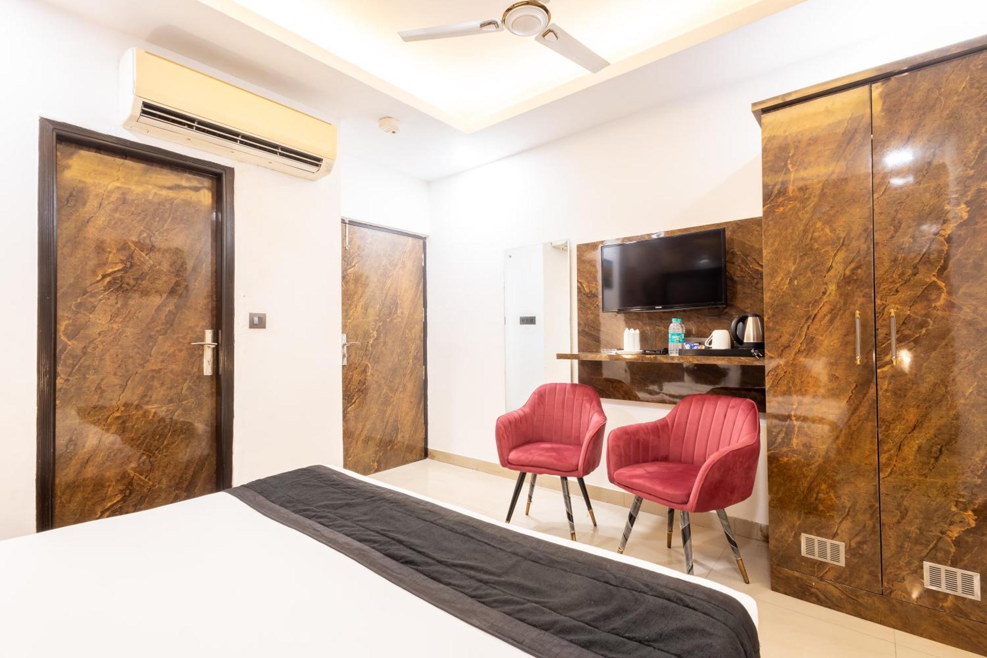 Hotel Cosmo Near Blk Hospital Karol Bagh Delhi  Bagian luar foto